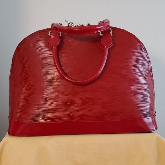 Louis Vuitton Epi Alma GM - Picture 2 of 16